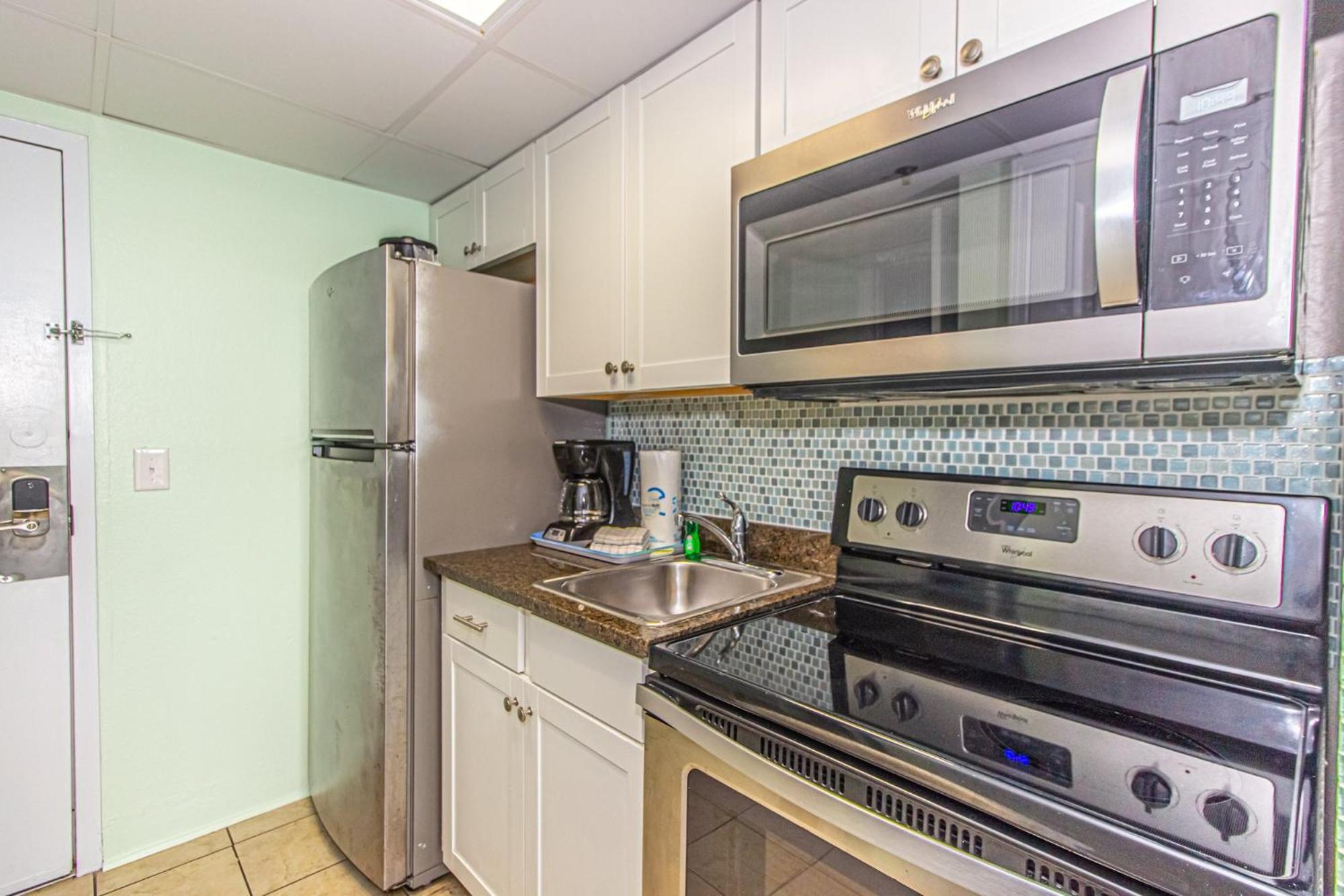 Oversized Ocean View Queen Suite With Beautiful Fireplace And Accents - Sleeps 4 Guests! Myrtle Beach Quarto foto